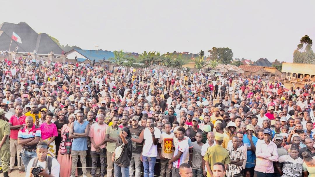 Twaha_Mwaipaya's tweet photo. Balaa la Chadema leo Sirari Mh. John Heche akiongoza JAHAZI. https://t.co/fEeseWqQWI