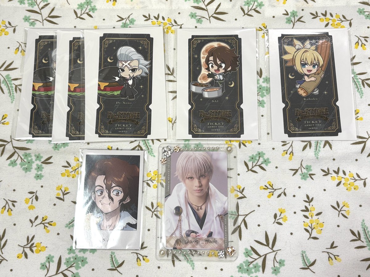 arrgi_trade's tweet photo. 【交換/譲渡】Dr.STONE アモカフェ チケット風ステッカー ミニアクリルスタンド

譲
ステッカー：☆ゼノ.コハク.〇SAI
アクスタ：☆スタンリー.コハク.大樹
ビジュカ：☆SAI
場面写特典：画像参照

求
ス：龍水〜2
ア：龍水1.*スイカ1
特典：龍水1
定価+送料

詳細→ https://t.co/GThiqTWQzm