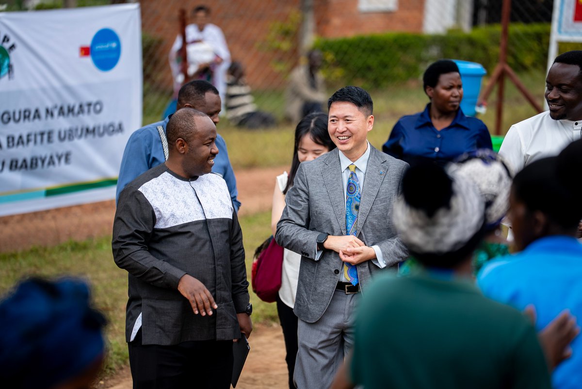 unicefrw's tweet photo. Yesterday, @LiekevandeWiel alongside @Rwanda_Child DDG @gmunyemana accompanied the @ChinaEmbinRW Amb H.E. GAO Wenqi on a visit to Rushaki cross-border ECD Centre in @Gicumbi_Rwanda. 

Together, we're expanding quality ECD services so every child gets the best start in life. 🇷🇼🇨🇳 https://t.co/GhNGb5CwhJ