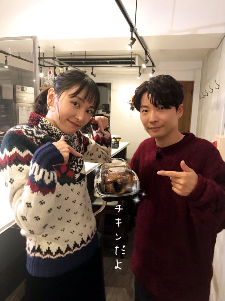 eraera404's tweet photo. 나는 칭찬하기를 좋아한다. 다른 사람의 근사한 점을 발견하면 거짓말은 하나도 보태지 않고, 당신의 이런 점이 놀랍다고 알려주고 싶어진다. 하지만 그녀는 칭찬받는 게 어색하다고 말했다

그래서 여기에 몰래 글로 칭찬하려고 한다. 당신은 정말로 근사한 보통 사람이야. https://t.co/0ricNS2z7W