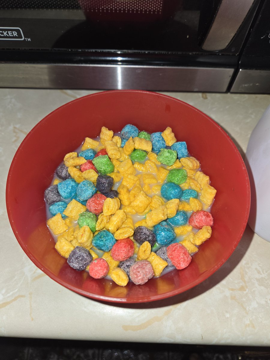 grievingslooow's tweet photo. i think i got the wrong milk https://t.co/BKqzDyd7MH
