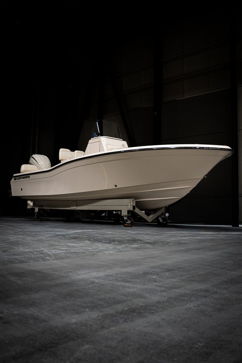 GradyLife's tweet photo. 2027 231 Coastal Explorer! 

T-Top or no T-Top? Let us know in the comments!

#gradywhite #gradylife https://t.co/mYc8VzYAMd