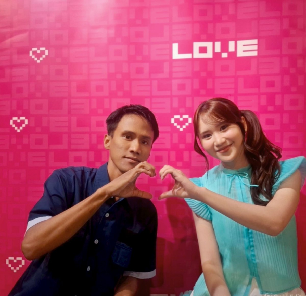 ARazikinss's tweet photo. makasih al @AA_AlyaJKT48 
maaf yah 2shot yg di jogja aku lupa post🙏🏻🙏🏻 jadinya sekalian aja 🤭 #AlyaView https://t.co/hrUXvp3oGT