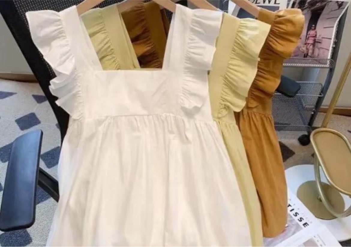 swanglight's tweet photo. wtb baju baju yang sleeveless kaya begini dong sleeveless ato babydoll ya ini? pokonya yang sejenis begini ga harus sm kaya yang di poto yaaa 😢😢🫰🏻🤍 beneran need bgtt https://t.co/88wzsIzvtL