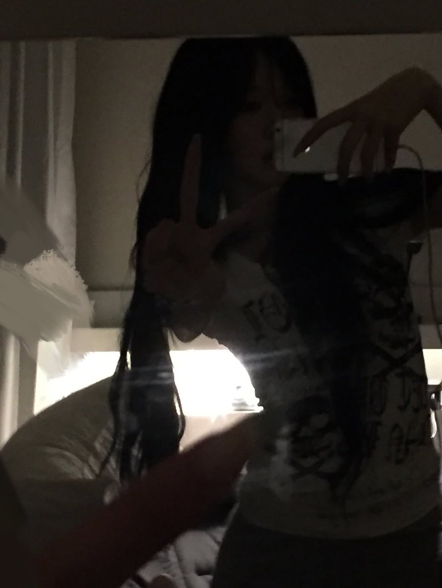 rottncherry's tweet photo. why’s the new layout for picture so ugly? can we bring back the old one @X thank youuuuu. https://t.co/qQtxLwIIbN