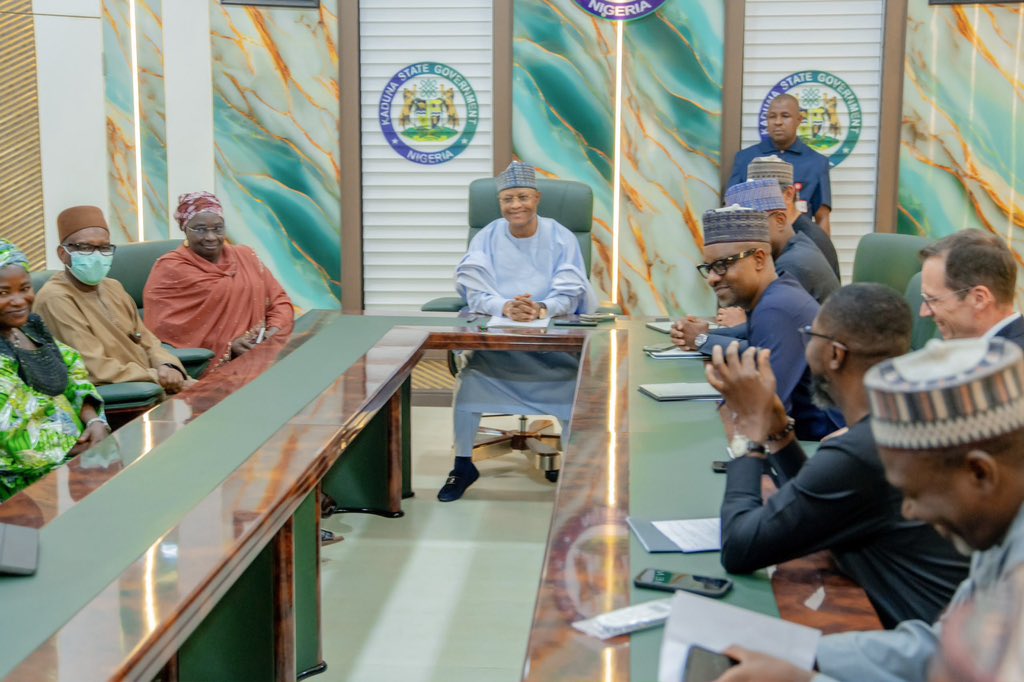 Waspapping_'s tweet photo. Governor Uba Sani hosted the global leadership delegation of the Gates Foundation to a gala event, led by the President of the Africa and India Office and Chief Strategy Officer, Mr. Ankur Vora, in Kaduna. 

The meeting reviewed progress in primary healthcare, local research, and data systems. Mr. Vora commended Kaduna as the Foundation’s foremost subnational partner, citing the administration’s achievements in healthcare, education, agriculture, and human capital. 

The Governor thanked the Foundation for choosing Kaduna as the first destination of its global leadership team’s visit to Nigeria and reaffirmed his commitment to deepening the partnership. 

#WorkingForKaduna