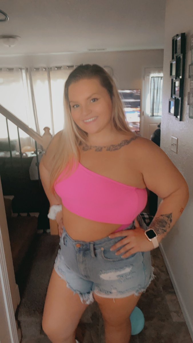 xxbarbiie_xo's tweet photo. We love bathing suit season over here 😍🥵❤️ https://t.co/5MJp3Ew77j
