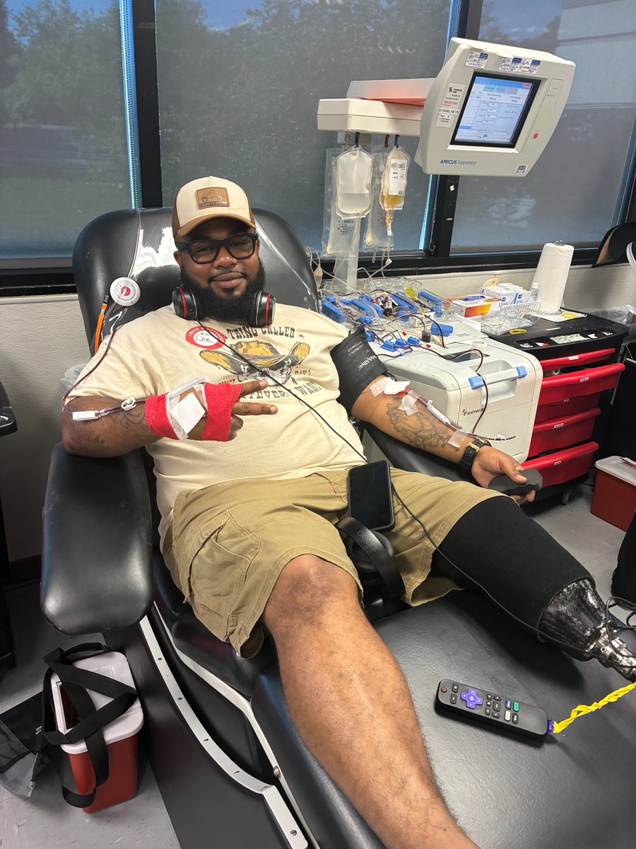 RedCrossSC's tweet photo. In May 2020, Lee Jeter lost part of his left leg in a motorcycle accident. He survived, in part, because of blood donated by strangers he may never meet. Now, he is paying that back, one donation at a time.

Read Lee's story here: https://t.co/LMxfmnM4B9 https://t.co/FECiL6m3LF