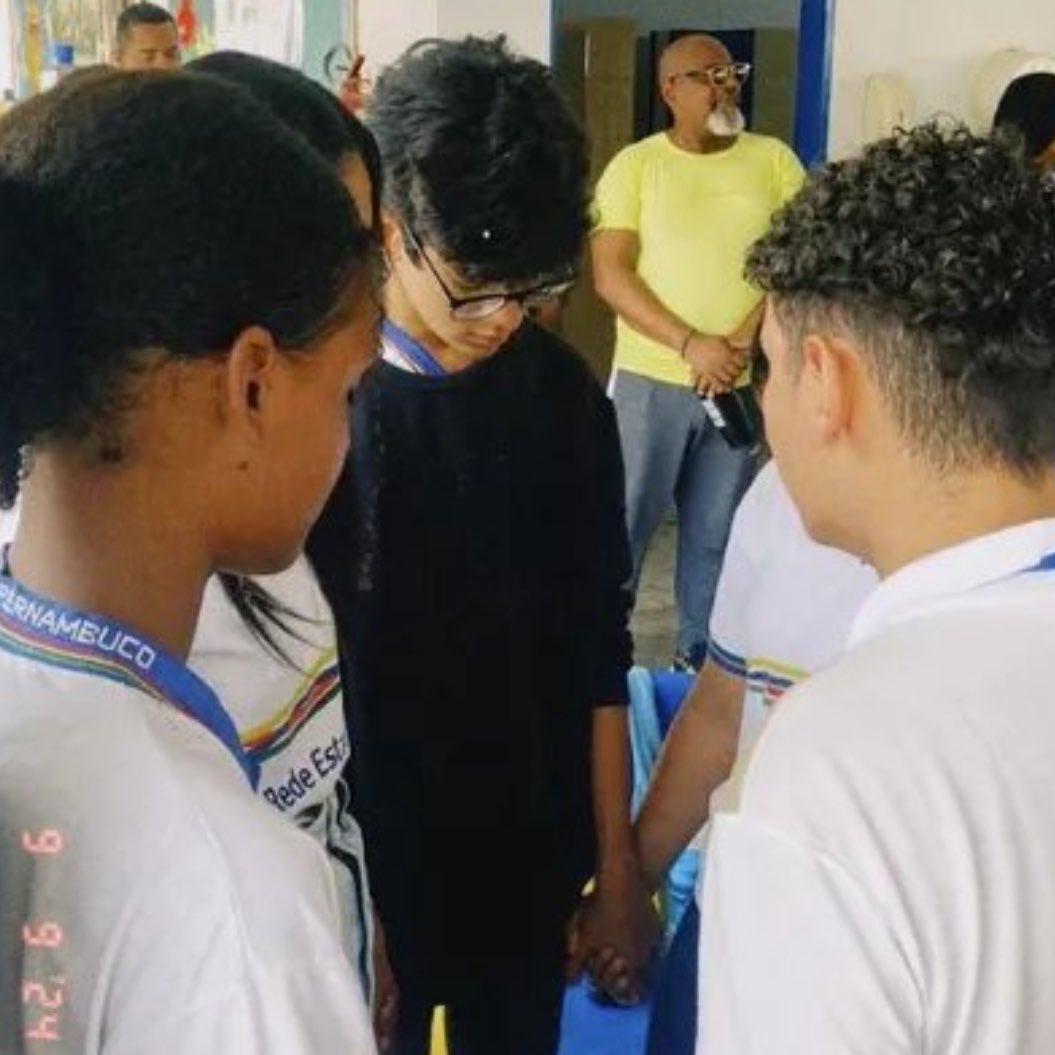 choquei's tweet photo. 🚨ATENÇÃO: Escolas públicas e privadas de Pernambuco poderão ter “intervalos bíblicos” após aprovação na Assembleia Legislativa. https://t.co/SUtb9qXsr7