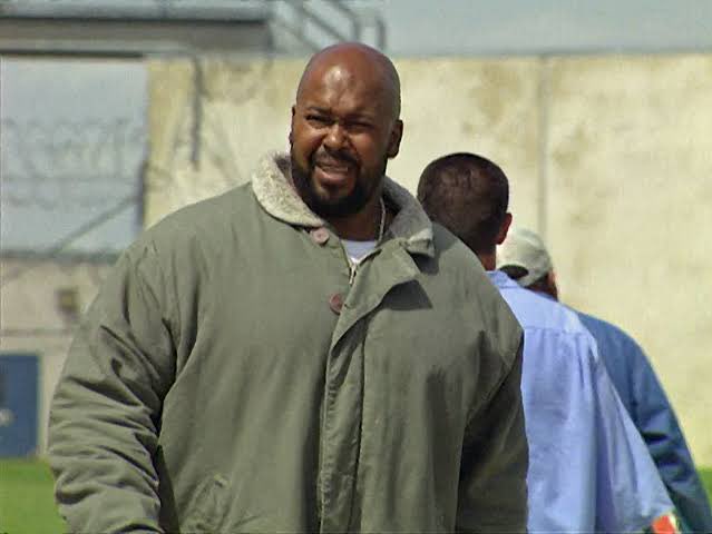 25YearsAgoLive's tweet photo. Death Row Records founder Suge Knight is released from prison after serving five years of a nine-year sentence. https://t.co/8oNIX4qsqh