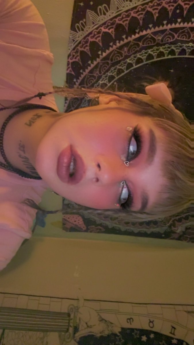 Gab1mb000's tweet photo. New hair color because split dye is just too much for work life. 🙄🤣 https://t.co/TmTjvcGtnn
