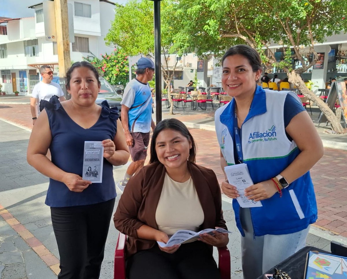 IessGalapagos's tweet photo. En San Cristóbal participamos en la Brigada Social Interinstitucional con el stand Afíliate Ya, informando sobre afiliación independiente y voluntaria.

Con un aporte del 17,60 %, accede a:
🏥 Atención médica
💳 Préstamos
🩺 Subsidios y pensiones
✅ ¡Afíliate al @IESSec! https://t.co/JAIwMTTqEQ
