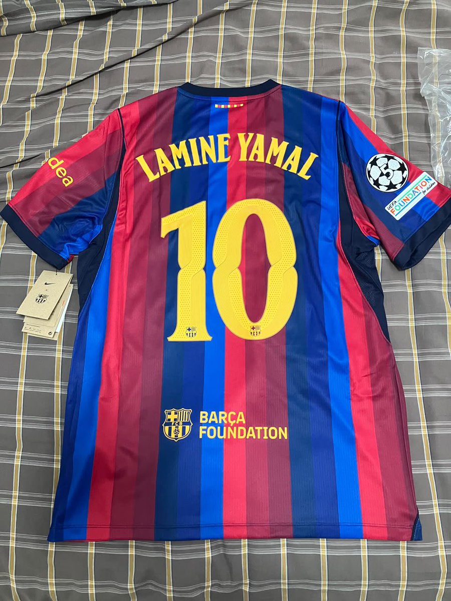Diaby_lv1's tweet photo. La beauté du maillot j’ai jamais vu ça les mecs https://t.co/CL47mwJBPq