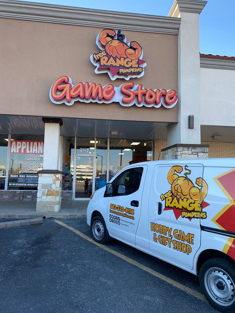 Phophia44's tweet photo. Before the books, there was a game store called Free Range Pumpkins. That's where my first RPG supplement started. Full circle. 🎲 https://t.co/lWRdAQoXxX