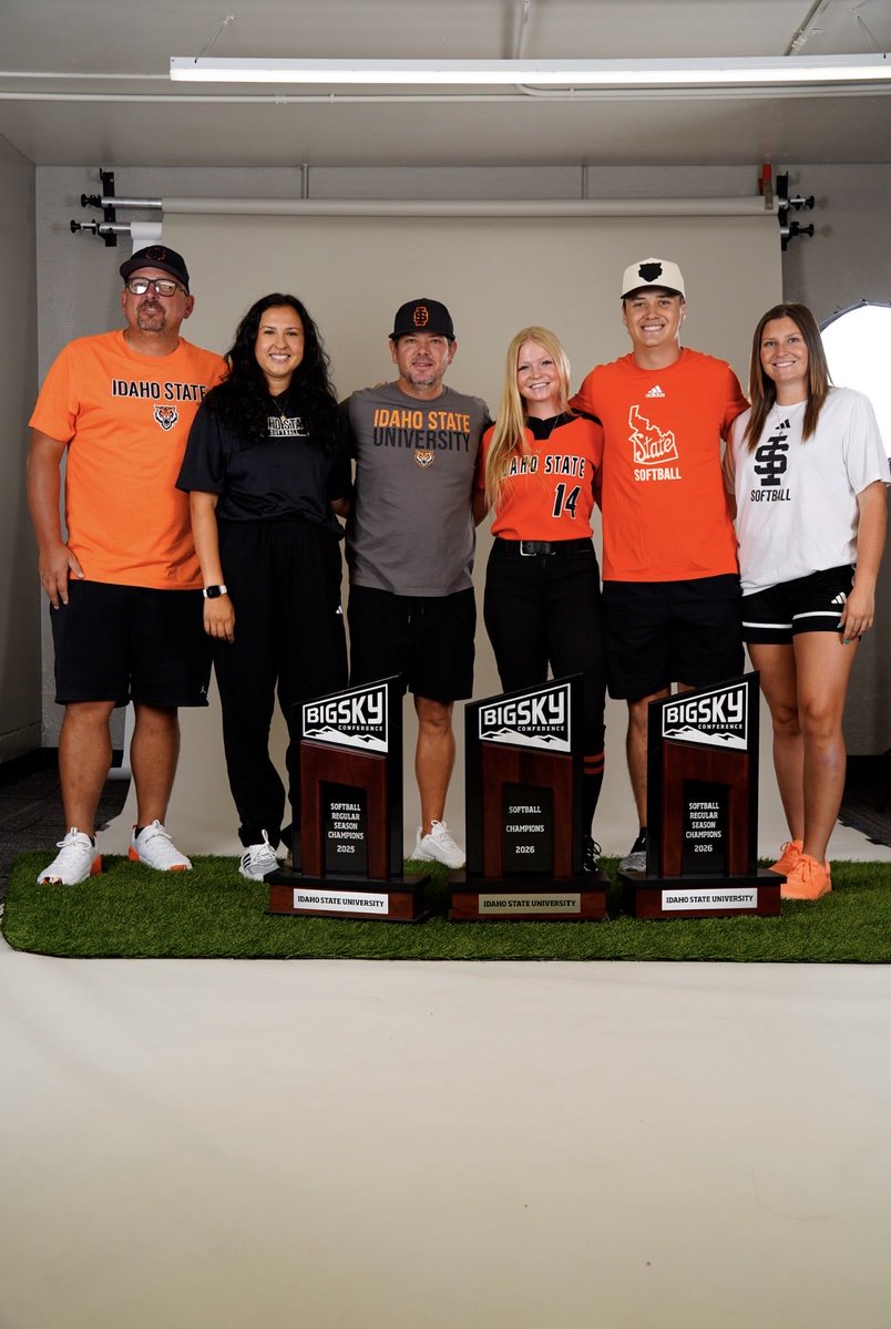 MarleighMac9's tweet photo. Thank you so much @IdahoStateSB for an amazing visit!! I had a blast and really enjoyed seeing the care and support female athletes get!! Go Bengals!! 🧡🧡 

#uncommitted2027

@RamseyTennMojo @coach_simm @LineDsoftball @DiamondAddicts https://t.co/WA4HsKRmXw