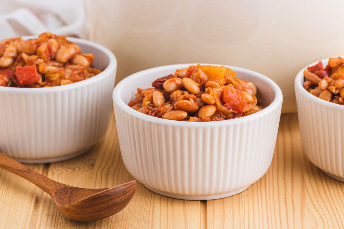 DishntheKitchen's tweet photo. From scratch mouthwatering sweet and spicy Baked Chipotle Pinto Beans are the ideal summertime barbecue or picnic side dish. #nationalpeachmonth https://t.co/0uQCWJT9LB https://t.co/SHF2m7rfU4
