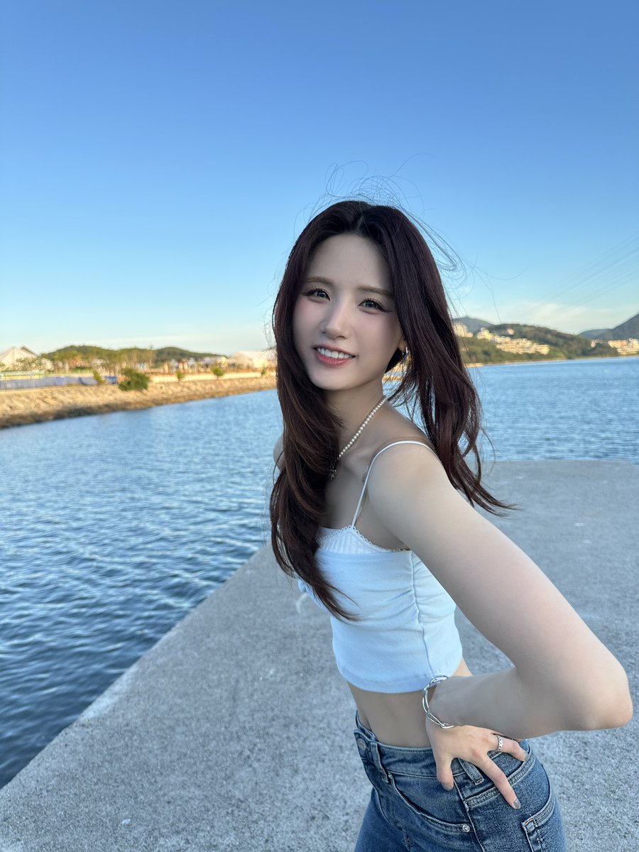 I_m_chillin's tweet photo. #ICHILLIN #아이칠린 #JIYOON #지윤 https://t.co/6NtVMsif4M