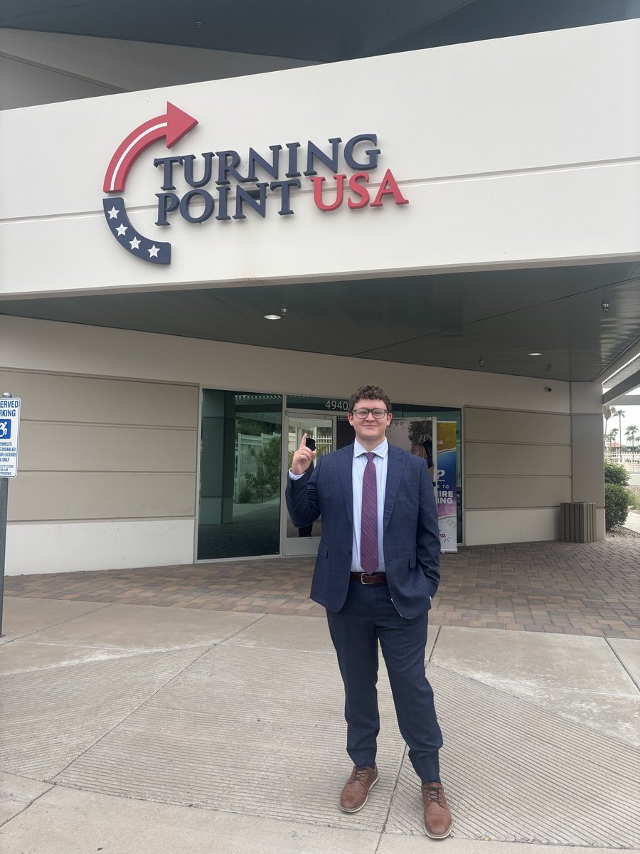 VanWood1776's tweet photo. READY for Day 3 of New Hire Training at @TPUSA! 🇺🇸

So excited to get on campus with our awesome Panhandle @tpusastudents to change the culture on campus! 🔥 https://t.co/Lt8Dkb1UF0