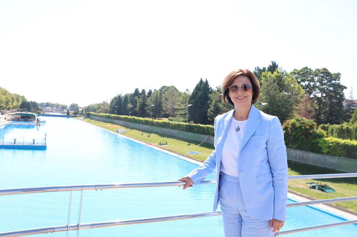 ayseunluce's tweet photo. Kapılarını yeniden açtığımız Kentpark Yapay Plajımızda hemşehrilerimizle buluştuk.

Kapsamlı bakım ve yenileme çalışmalarımızın ardından güvenli, hijyenik ve konforlu bir ortamda hizmet verecek plajımızı ziyaret eden vatandaşlarımızın görüşlerini dinledik, keyifli sohbetler gerçekleştirdik.

Kentpark Yapay Plajımızın çocuklarımızın neşesine, ailelerimizin güzel anılarına ev sahipliği yapmasını diliyorum.
