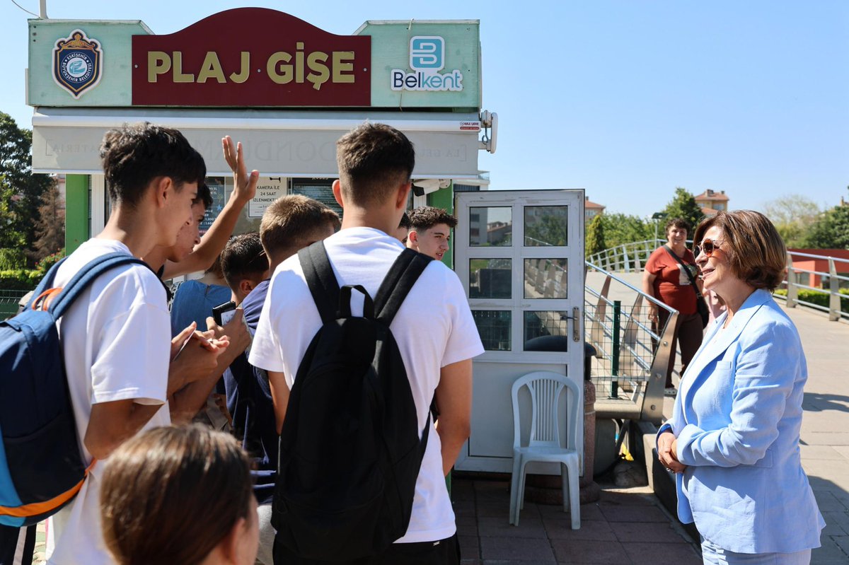 ayseunluce's tweet photo. Kapılarını yeniden açtığımız Kentpark Yapay Plajımızda hemşehrilerimizle buluştuk.

Kapsamlı bakım ve yenileme çalışmalarımızın ardından güvenli, hijyenik ve konforlu bir ortamda hizmet verecek plajımızı ziyaret eden vatandaşlarımızın görüşlerini dinledik, keyifli sohbetler gerçekleştirdik.

Kentpark Yapay Plajımızın çocuklarımızın neşesine, ailelerimizin güzel anılarına ev sahipliği yapmasını diliyorum.
