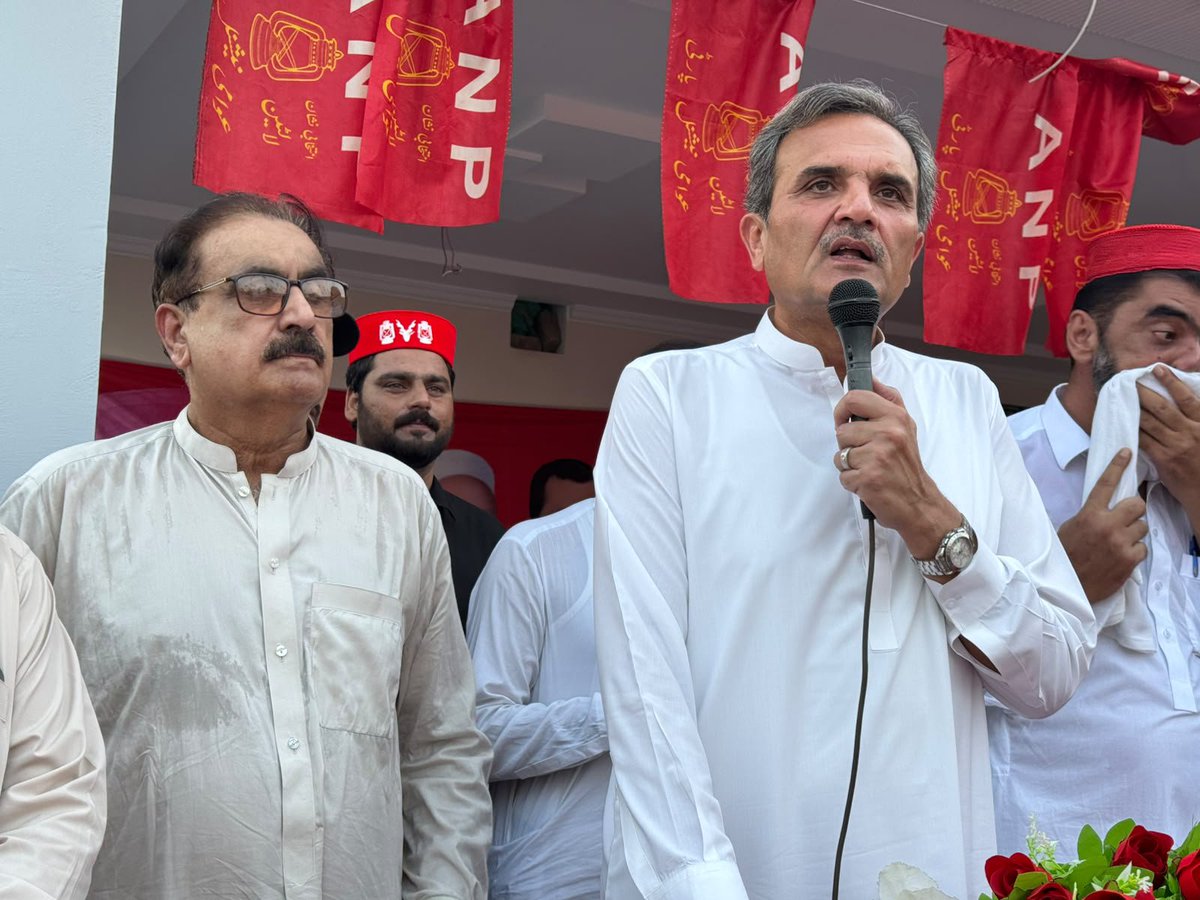 AbdulAzizANP's tweet photo. گھڑی کپورہ تحصیل کونسل کے تاریخی اجلاس نے ایک بڑے عوامی جلسے کی شکل اختیار کر لی۔
عوام کی بڑی تعداد نے بھرپور شرکت کرکے عوامی نیشنل پارٹی پر اپنے اعتماد کا اظہار کیا۔

حیدر حان ہوتی اور عبد العزیز خان کا حصوصی شرکت https://t.co/AMNh0W5MK0
