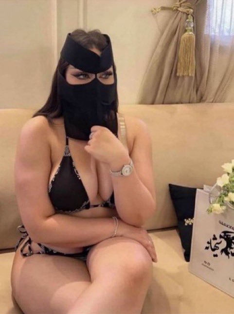 Kkrks7's tweet photo. ارحب ياذيبان عجيزك مقلطتني فصاله ورفعت عباتها تبيني ارطقها قبل لاتروح السوق وقبل لايجي الشايب ابوك المخصي ورصيتها بخريقها قبل لاتطلع على السريع اقلط اعلمك وشسويت معها ياذيبان مكالمه بكل ستر وامان https://t.co/ODeDelmx45