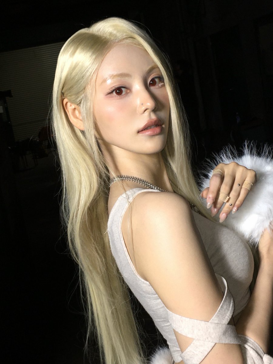 orrery_nim's tweet photo. Jinsoul Instagram post https://t.co/wr8F5uu4yD