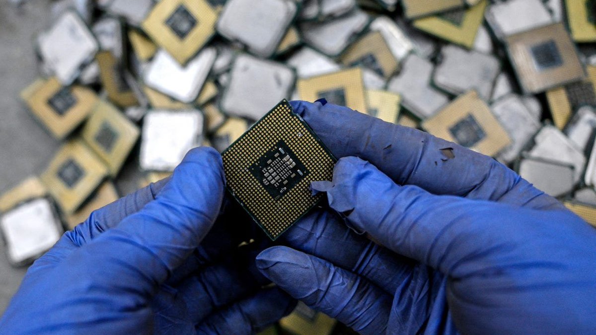 IGN's tweet photo. The big three computer memory suppliers have now sold their entire production capacity for 2027, it's been reported, as the global chip shortage intensifies. https://t.co/okX3e56DUh https://t.co/kzPLBHQ5xb