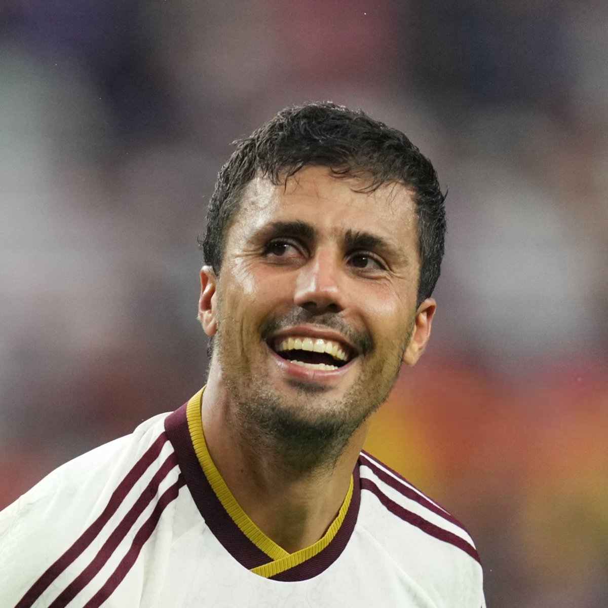 RM4Arab's tweet photo. 🚨🚨 عاجل - خوسيه فيليكس دياز (آس) | بعد أن أبلغ رودري مسؤولي ريال مدريد بأسباب إختياره لـ برشلونة، كان رد النادي سريعاً: "نتمنى لك التوفيق". 👋⚪️ https://t.co/e2q1J80IGL