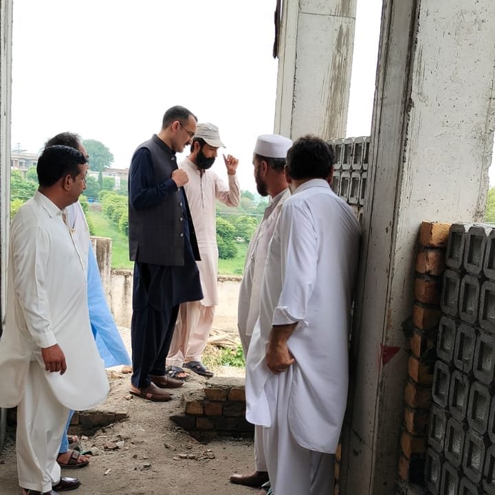 DCHaripur's tweet photo. Official Inspections in Haripur!
On DC Haripur’s directives, ADC Asim Abbasi inspected Civil Hospital Rehana, BHU Mirpur, District Food Office &amp; local VC offices. Strict action was ordered against absent staff &amp; instructions issued to ensure quality public services.
@CSKPOfficial https://t.co/zGvpGjAzrP
