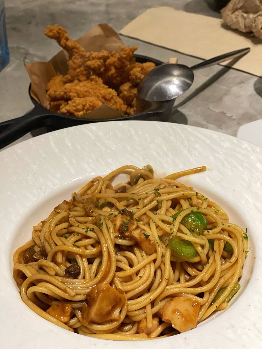 BeatriceZerlup's tweet photo. Just had the BEST truffle pasta in town at that tiny bistro on 5th St! Creamy, fragrant, and served with perfectly al dente noodles — 10/10, will come back this weekend! https://t.co/RU0LPeDo3d