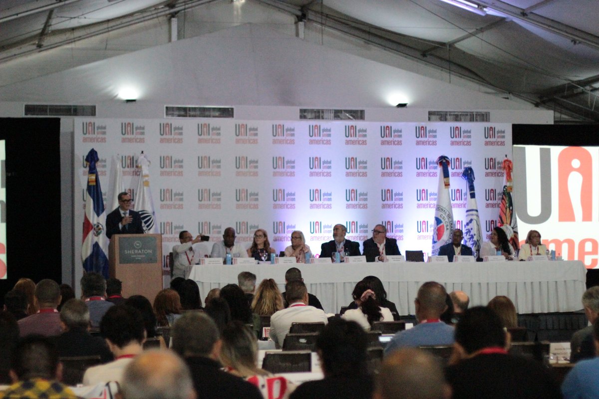 uniamericas's tweet photo. Hoy, en el marco del Comité Ejecutivo Regional de UNI Américas, se firmó un Memorándum de Entendimiento con el Ministerio de Trabajo de la República Dominicana, un paso clave para fortalecer el diálogo social, el trabajo decente en la región. 🇩🇴✊ https://t.co/em8a2h19L0