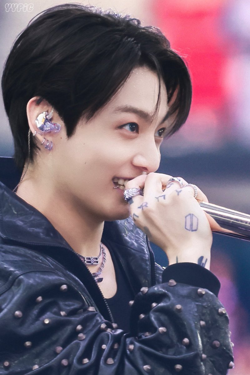 YYPIG97's tweet photo. 정말 너무 귀여워요🫳
 #정국 #JUNGKOOK 
#BTS https://t.co/8kwBmOBHIq