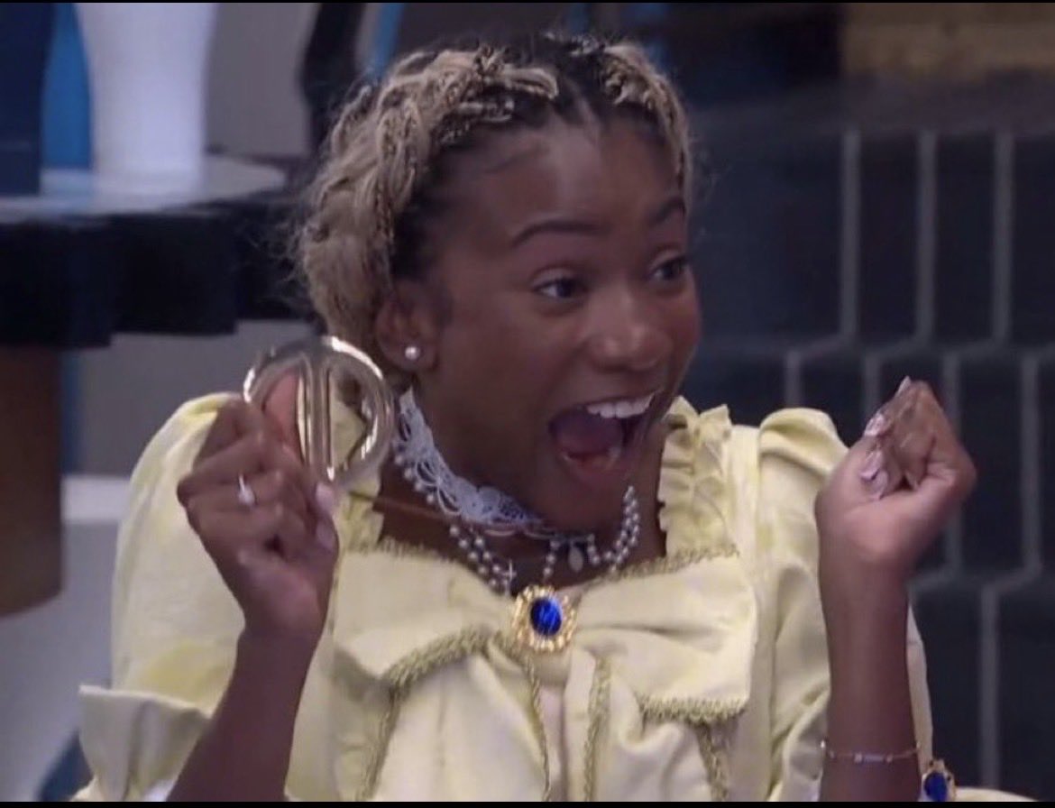josh_thale's tweet photo. I can’t get past @_modelmorg getting to give veto to another women with blonde braids. #BB28 #Mickey🕊️ https://t.co/Sq3cVKMG5i