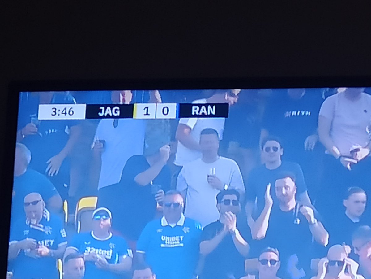 MarianoJabolo's tweet photo. Polsat nie zajarzył że jak się strzeli do własnej bramki to gol jest zaliczony drugiej drużynie... 😱 #JAGRAN https://t.co/7DcwsgnO6N