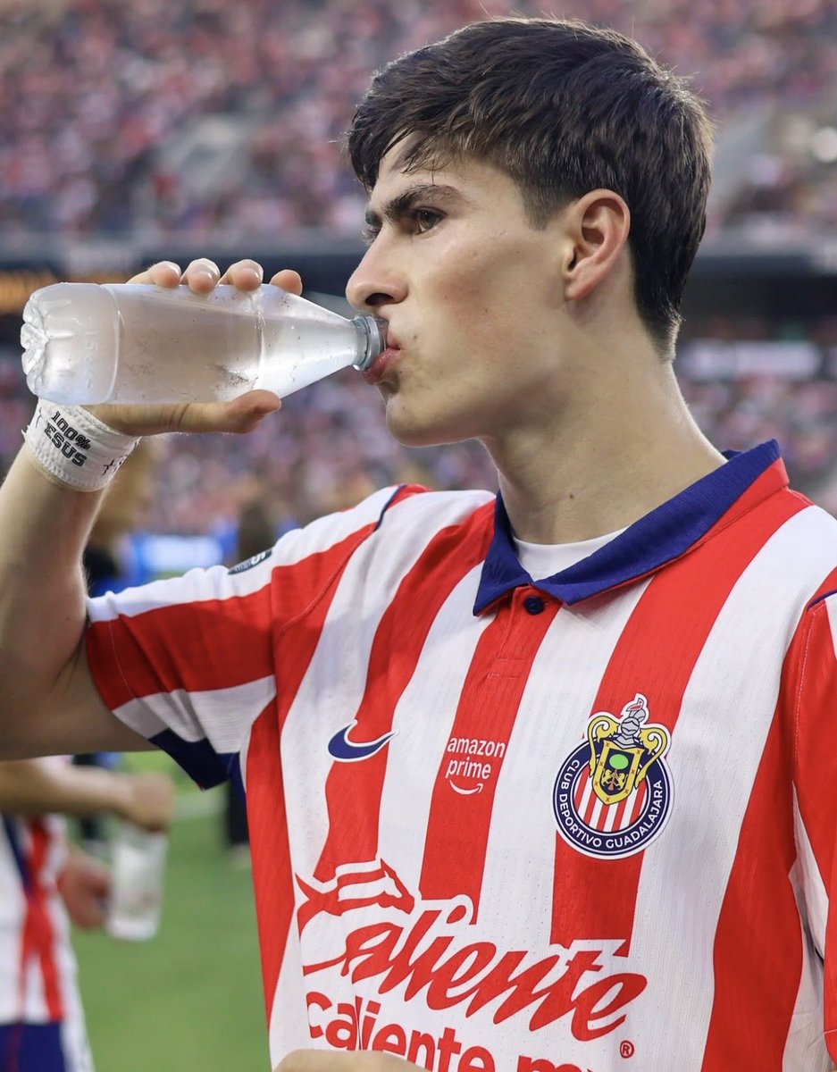 chivahormiga's tweet photo. siempre te defenderé hormiga, solo es una mala racha te quiero mucho https://t.co/bBGMSis7Jq