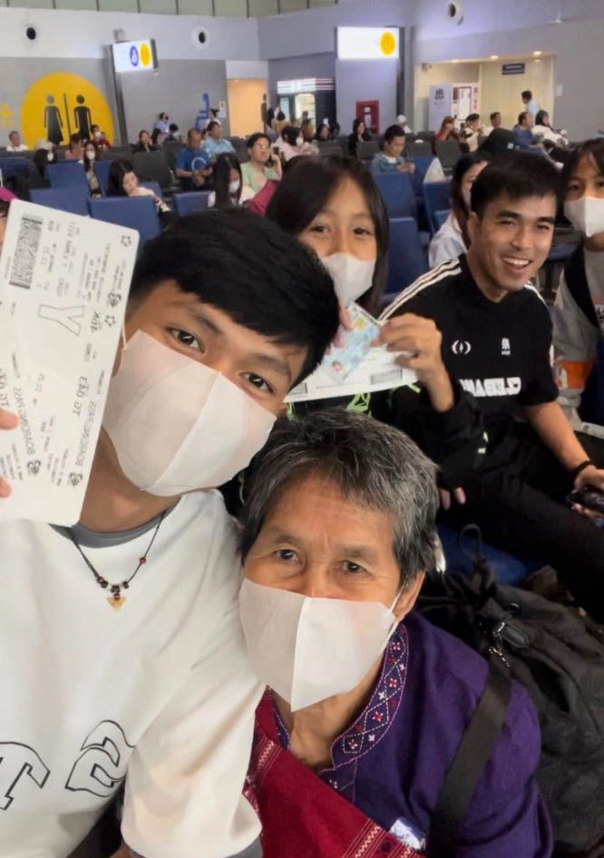 INinaand's tweet photo. อยากทราบคุณย่าเลี้ยงหลานๆยังไง ให้เติบโตมามีแต่คนรักและชื่นชม ❤️
 #ฮลุนโซโล่ https://t.co/YpwvVQXewg