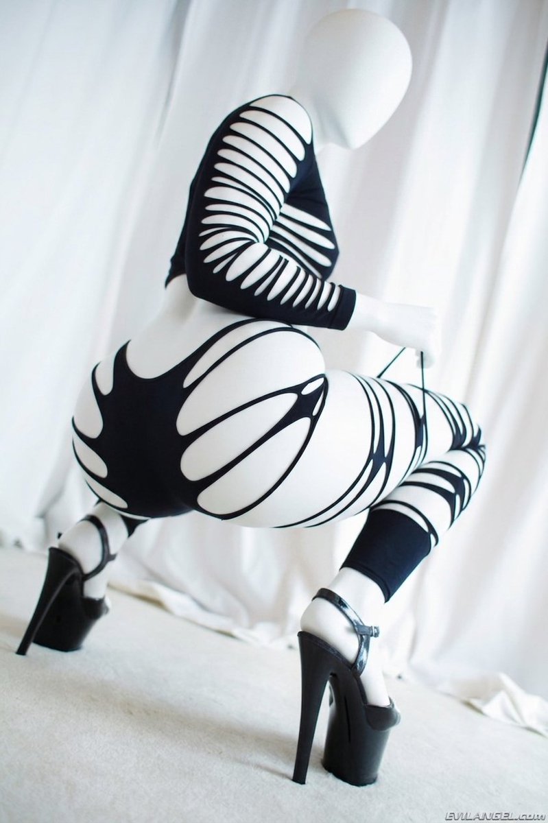 glossybeauty135's tweet photo. My shot on #MannequinCensor 

#nsfw #kinky https://t.co/Xp9h27igNj