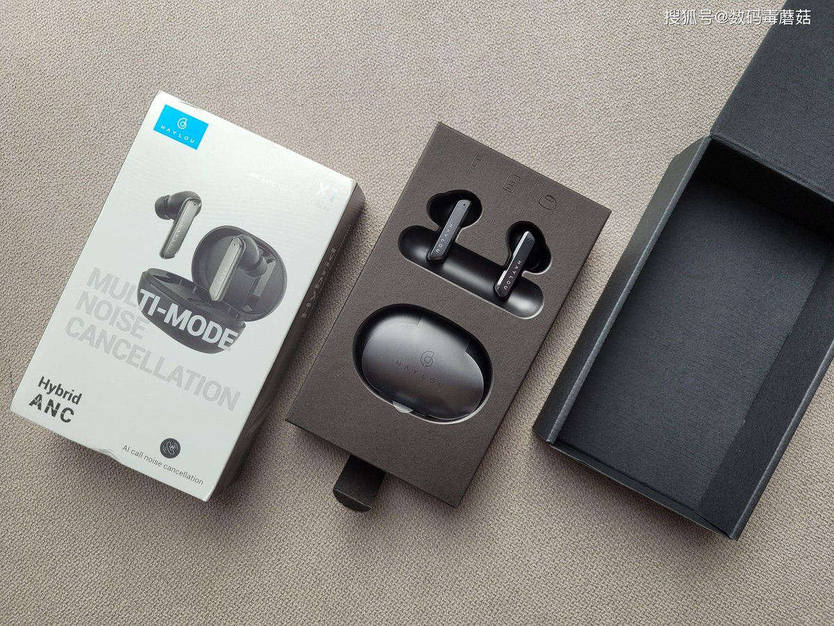 CathyCranexkc4's tweet photo. Just unboxed my long-awaited wireless earbuds—sound quality hits different, worth the wait! https://t.co/D07fm5Fla4