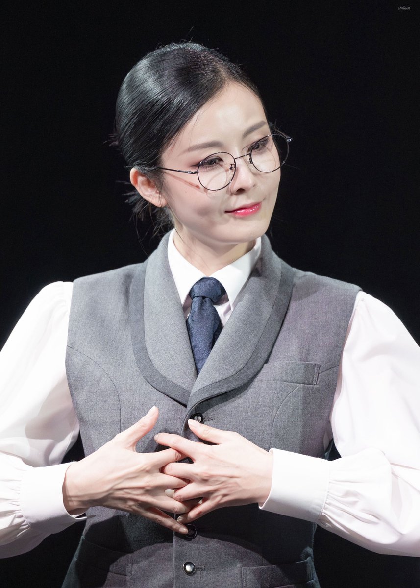 sti11ness__'s tweet photo. 260806 연극 지킬 앤 하이드
과몰입 토크 포토타임

퍼포머 | #최연우 

 ˗ˋˏ ყ ᥱ ᥉ ˎˊ∘ https://t.co/CYvllImj2F