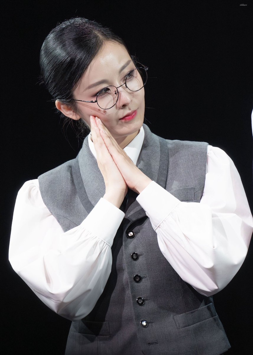 sti11ness__'s tweet photo. 260806 연극 지킬 앤 하이드
과몰입 토크 포토타임

퍼포머 | #최연우 

 ˗ˋˏ ყ ᥱ ᥉ ˎˊ∘ https://t.co/CYvllImj2F
