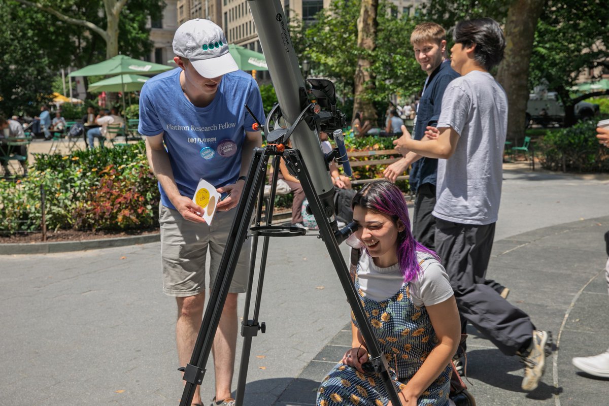 SimonsFdn's tweet photo. Thanks to all the park-goers who stopped by our pop-up solar viewing event this week to safely view the sun through solar telescopes, chat with our astrophysicists about space, science, and exploration, and visit Madison Square Park's NASA Moon Tree.

#science #astronomy

Credit: Kayla Lim, Emily Tan, Shyra Rahman/Simons Foundation