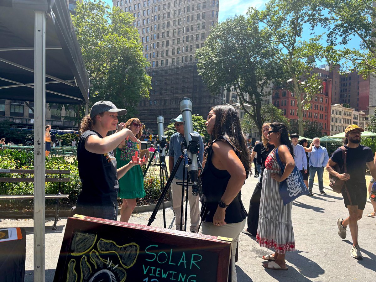 SimonsFdn's tweet photo. Thanks to all the park-goers who stopped by our pop-up solar viewing event this week to safely view the sun through solar telescopes, chat with our astrophysicists about space, science, and exploration, and visit Madison Square Park's NASA Moon Tree.

#science #astronomy

Credit: Kayla Lim, Emily Tan, Shyra Rahman/Simons Foundation