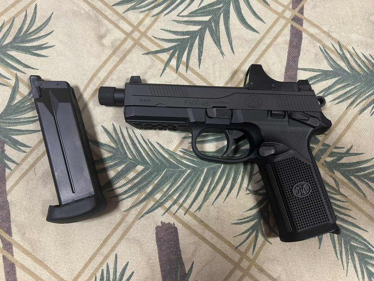 buzzerb06890553's tweet photo. 先日購入したMicro ProsightをFNX45タクティカルとドッキング😁
カッコいい〜🤩早くサ��ゲー行きた〜い🔫
#サバゲー
#サバゲー好きと繋がりたい
#サバゲーは自由だ
#FNX45タクティカル
#microprosight https://t.co/PMNWjnwlq0
