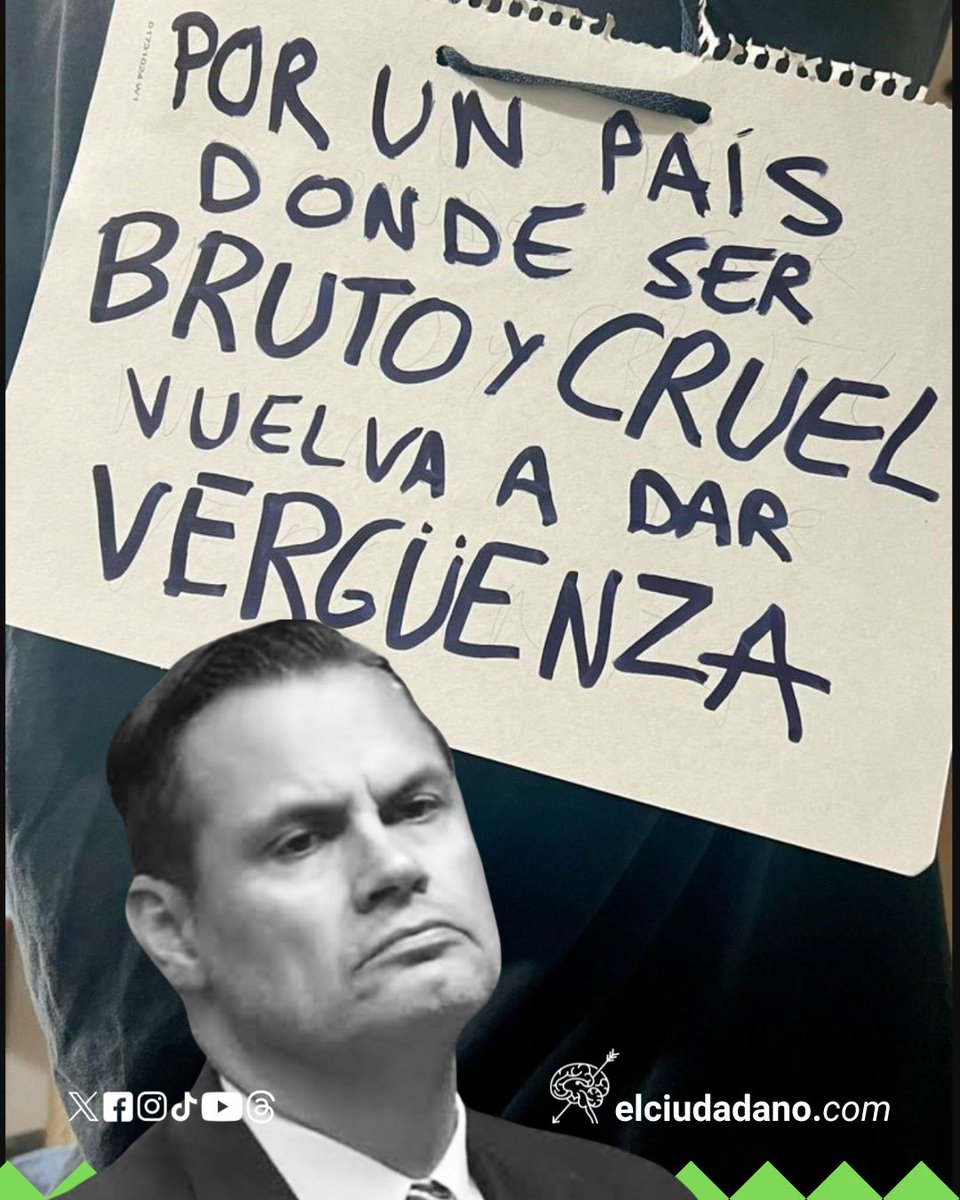 El_Ciudadano's tweet photo. Claudio Crespo, el "Carnicero" fue quien dejó ciego a Gustavo Gatica, pero gracias a la ley Naín-Retamal, su escopetazo es "Legítima defensa contra una multitud en medio de una protesta". ¿Qué opinas?

#gustavogatica #leynaim #claudiocrspo #ddhh #politica #estallidosocial #neme https://t.co/PvYs1tY9nC