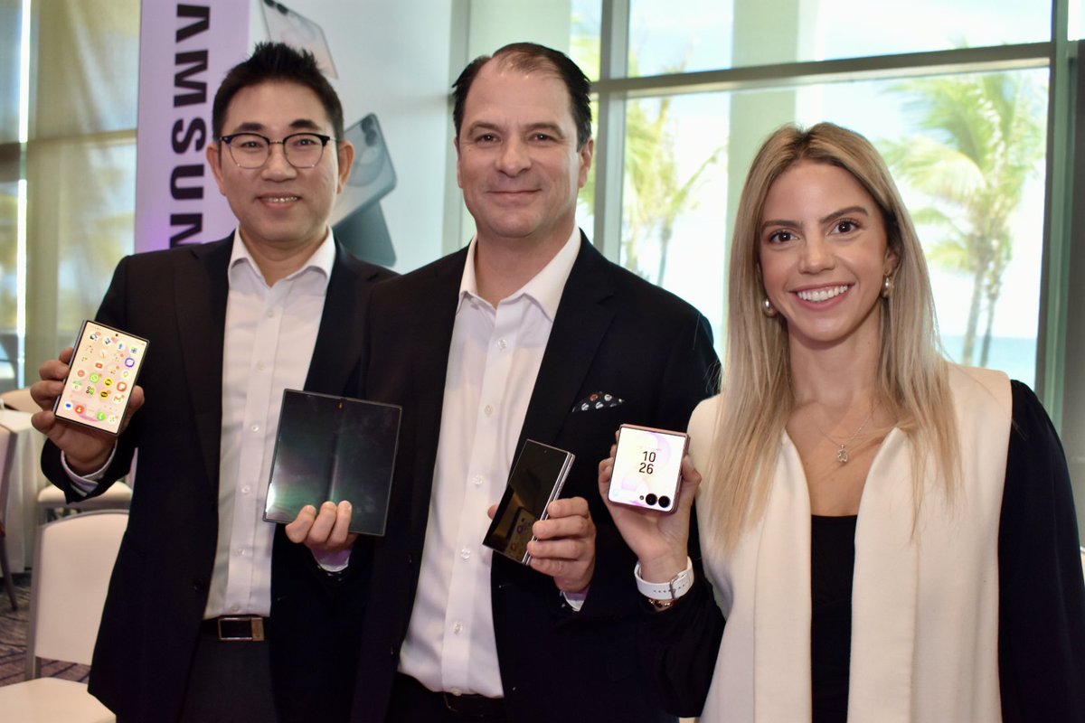 EOMontellano's tweet photo. Ya disponibles en @clarotodo los nuevos Samsung Fold y Flip, con LaRedMasPoderosa, la de Mayor Cobertura Móvil en Puerto Rico!!!
Y las Mejores Promociones Siempre! https://t.co/Dzt47dGhqf
