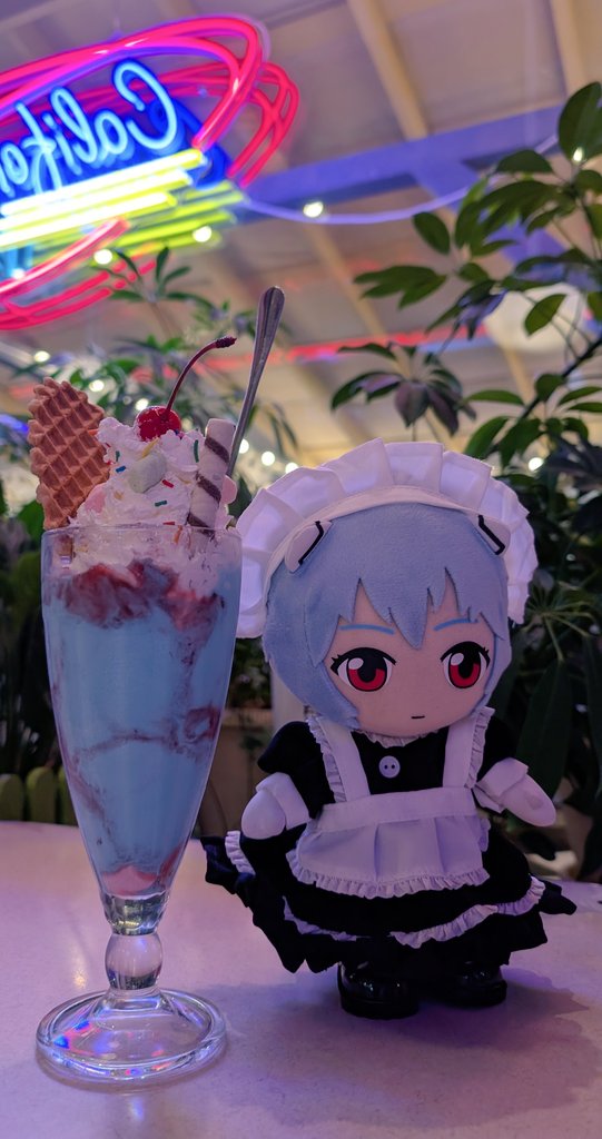 ayanamiplushhh's tweet photo. Rei Ayanami with milkshake 

#reiayanami #reiayanamiplush https://t.co/4i8sP6xgC6