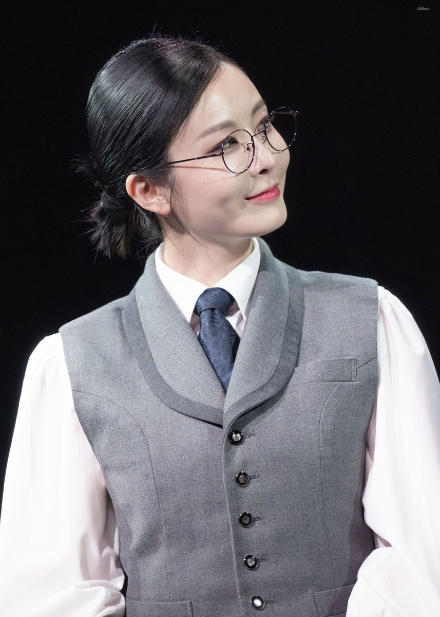 sti11ness__'s tweet photo. 260806 연극 지킬 앤 하이드
과몰입 토크 포토타임

퍼포머 | #최연우 

보조개 푝❣️ https://t.co/xBvscmqXJ4