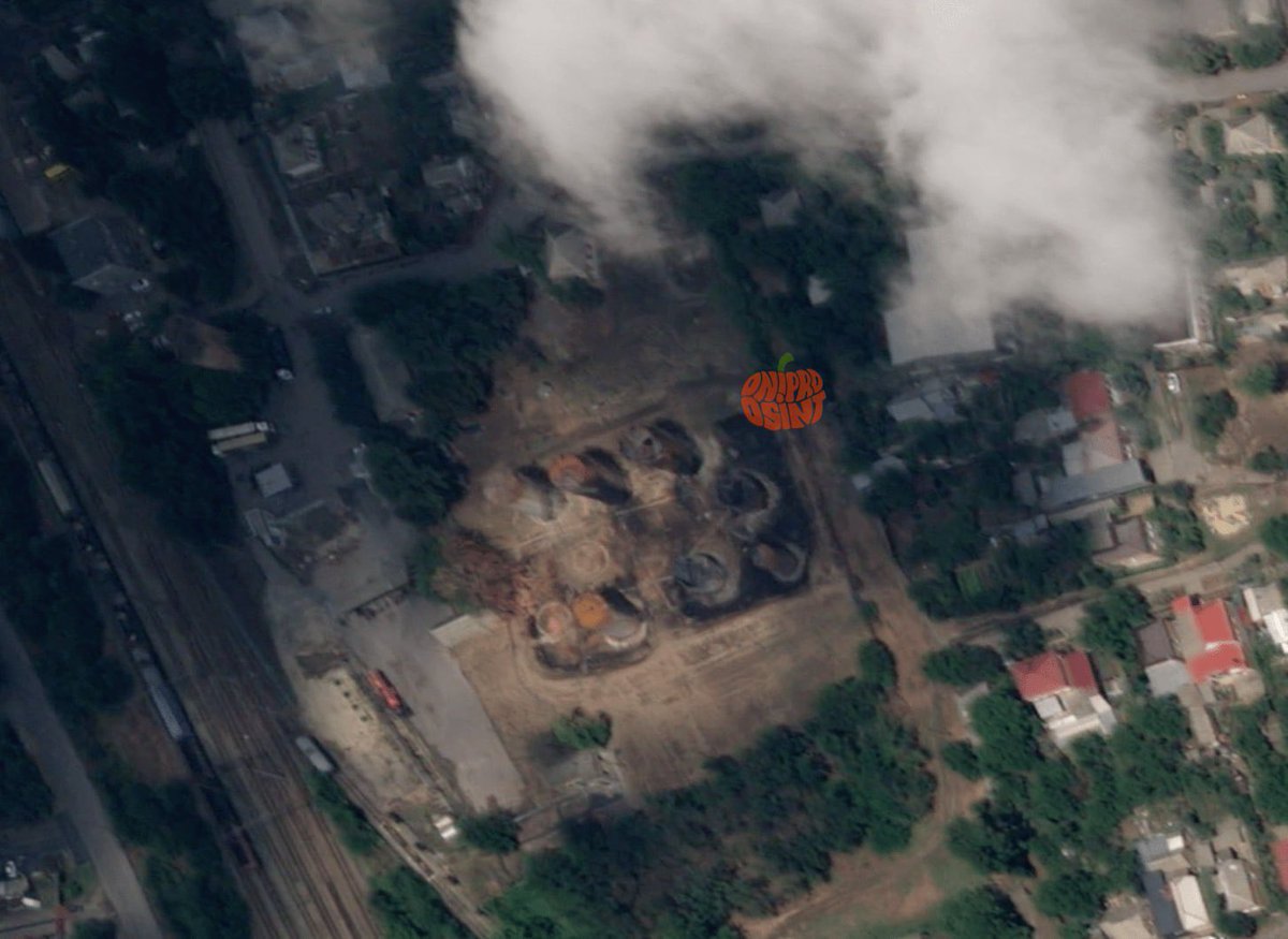 Maks_NAFO_FELLA's tweet photo. 🛢 Satellite images of the destroyed oil depot in Matveyev-Kurgan, Krasnodar Krai, - Dnipro Osint https://t.co/uiGSRNHwwP