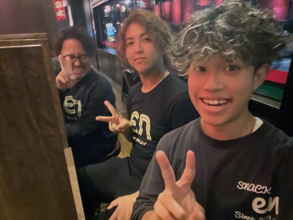 snackenkenta's tweet photo. 3人で一蘭行きました🤣仕事終わりの一蘭 https://t.co/iOFvHzchNh